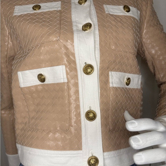 Alice + Olivia Kinley Woven Vrgan Leather Elegant Cream Jacket with Gold Accent. - Picture 5 of 17